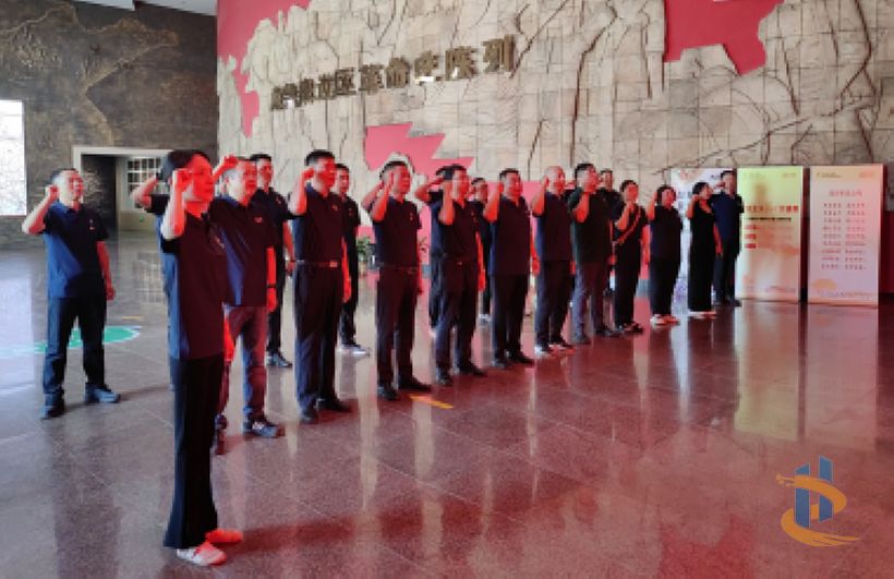 追尋紅色記憶 激勵(lì)奮進(jìn)力量1